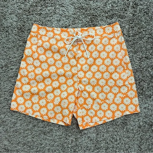 Outdoor Voices Men's Solarcool 6" Beach Boardshort in Apricot Floral - Picture 3 of 9